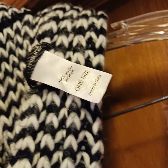 Maurices Black and White Chevron Zig Zag Print Infinity Scarf - Picture 2 of 2